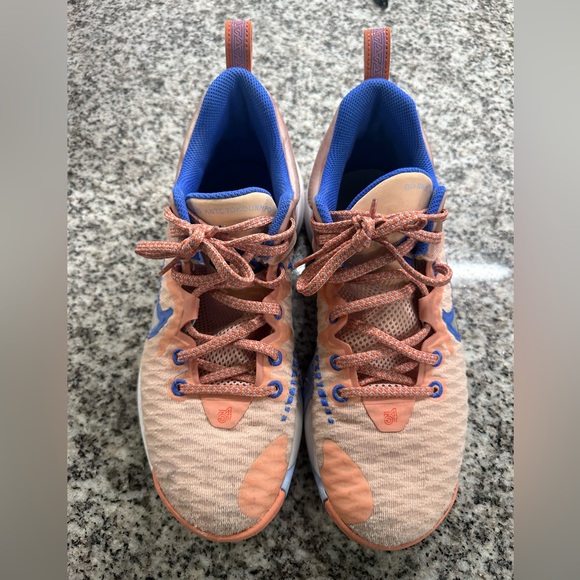 Giannis Nike shoes - Picture 2 of 5